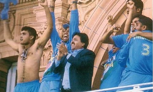 Sourav Ganguly with the famous bare act at the Lord's balcony in 2002 (Photo: AFP)
