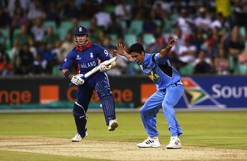 Ashish Nehra picks us a priced scalp of Alec Stewart for a first-ball duck