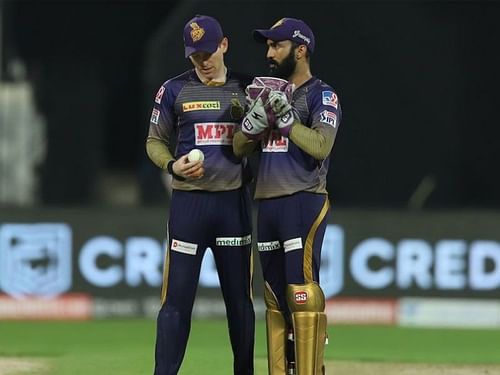 Eoin Morgan (L) will take over KKR captaincy from Dinesh Karthik