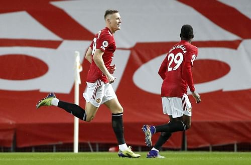 Manchester United hit Leeds United for six