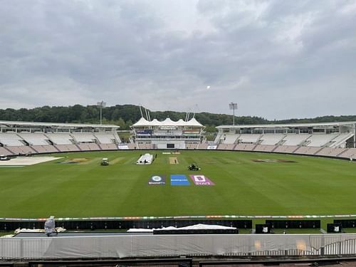 Dinesh Karthik came up with his daily weather update