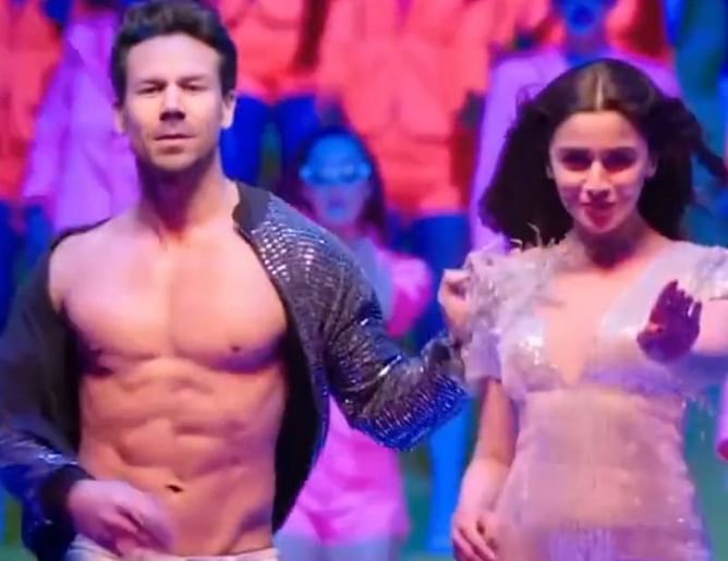[Watch] David Warner does a Tiger Shroff, wife Candice absolutely loves it