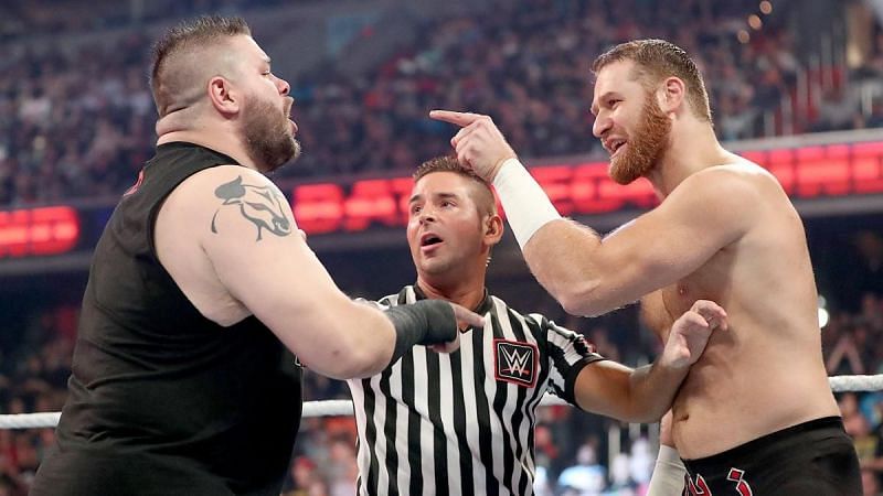 WWE सुपरस्टार केविन ओवेंस और सैमी जेन