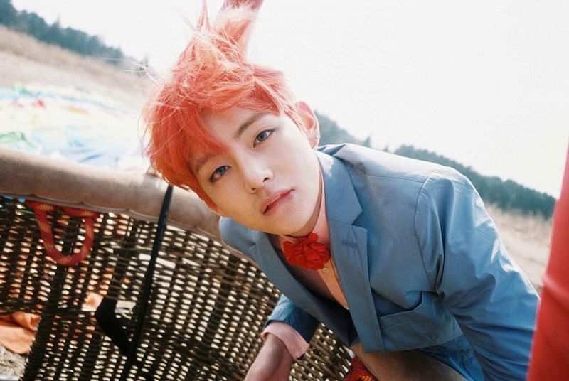 BTS&#039; V surprises fans with a live stream (Image via Big Hit Entertainment)