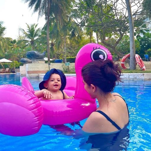 Hardik pandya&#039;s sister with his son