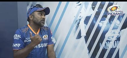Mahela Jayawardene addressed the team after the final game against SRH [Image- Screengrab/MI]
