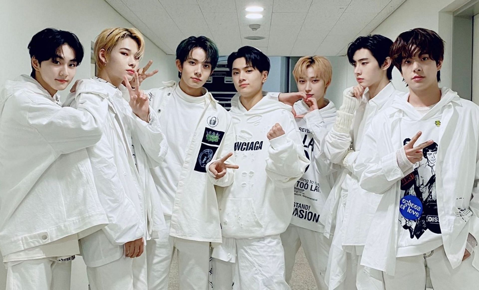 ENHYPEN post-concert EN-CONNECT: COMPANION photo (Image via @ENHYPEN/Twitter)