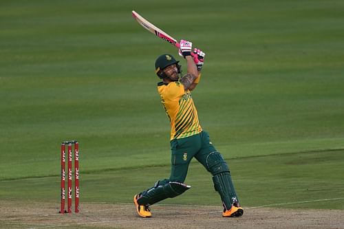 Faf du Plessis is leading Bangla Tigers in the Abu Dhabi T10 League 2021-22.