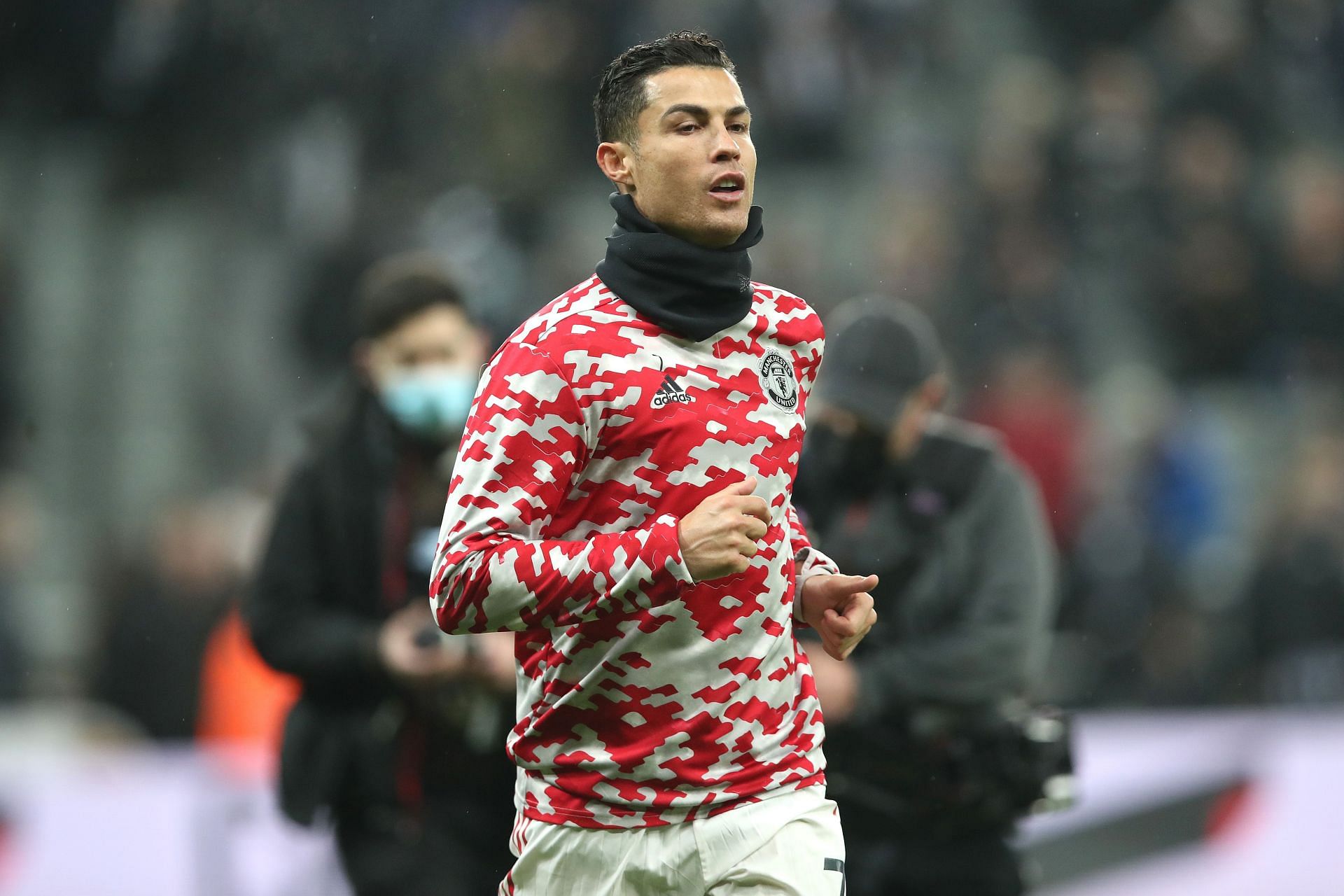 Cristiano Ronaldo wants to join Barcelona after growing frustrated at Manchester United.