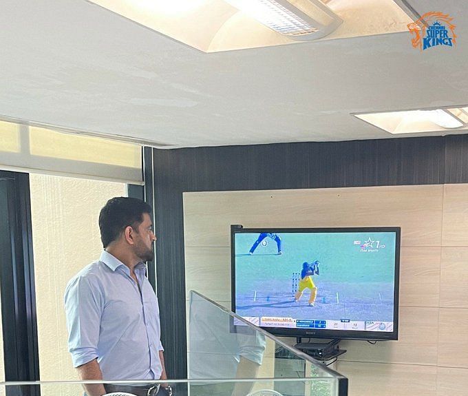 View image on Twitter
