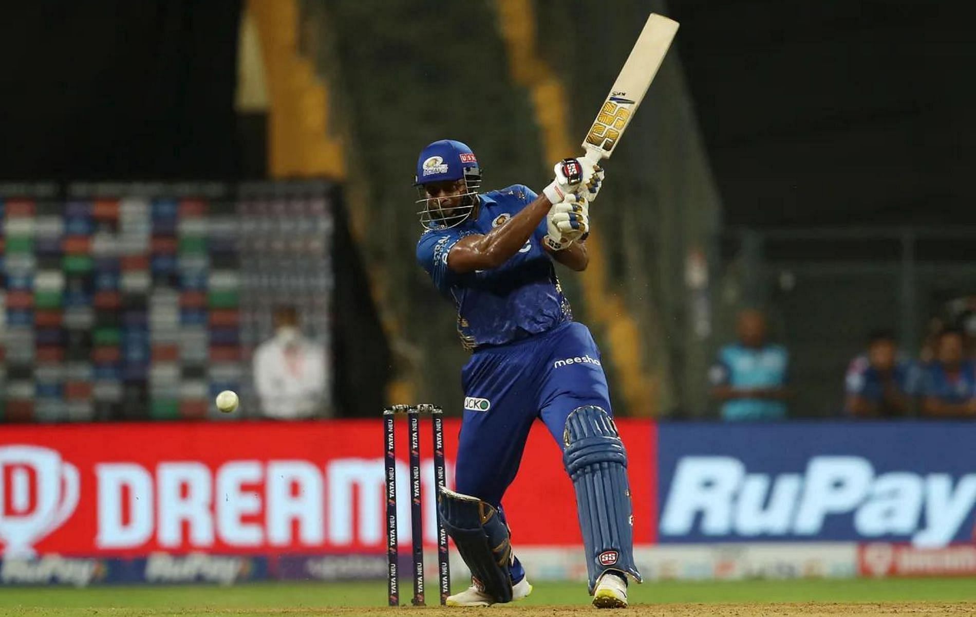 किरोन पोलार्ड ताबड़तोड़ बल्लेबाजी नहीं कर सके (Photo Credit - IPLT20)