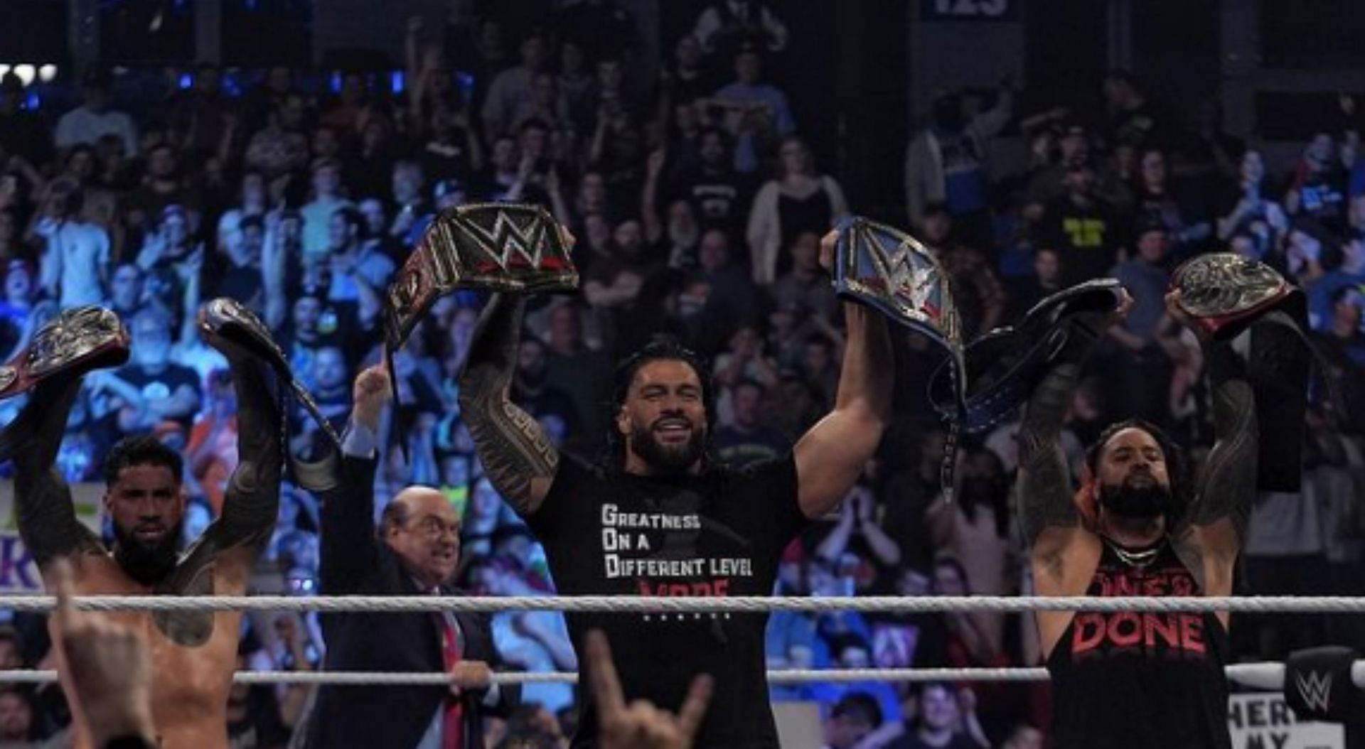 WWE SmackDown में रोमन रेंस ने फिर मचा्या बवाल