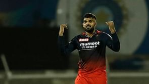 "It is equivalent to a hundred off 40 balls" - Sachin Tendulkar hails Wanindu Hasaranga for incredible bowling against PBKS in IPL 2022