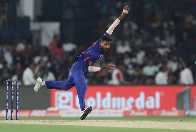 "Hardik Pandya the bowler hasn't really arrived yet" - Aakash Chopra raises doubts about all-rounder's bowling while praising his batting