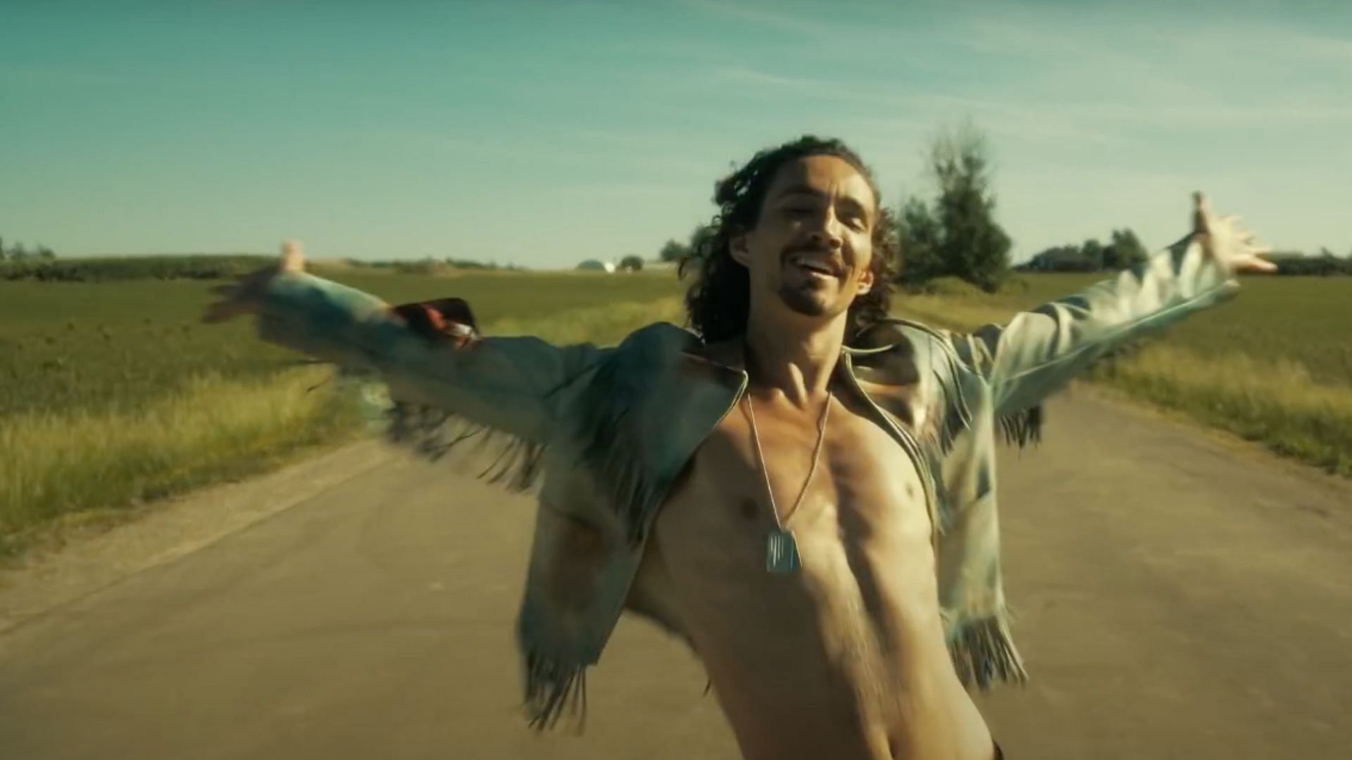 Robert Sheehan as Klaus Hargreeves in The Umbrella Academy (Image via Netflix/ YouTube)