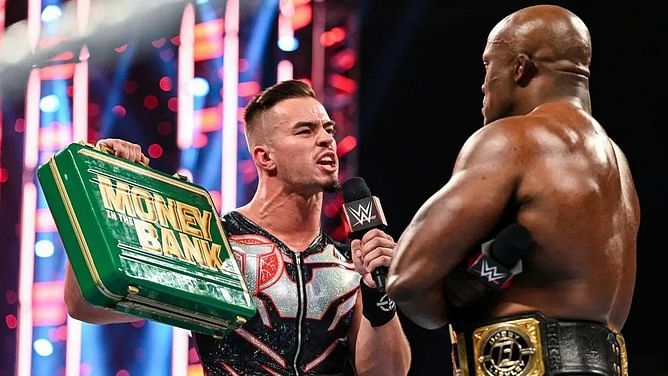 4 WWE Superstars जो Theory को हराकर Money in the Bank कॉन्ट्रैक्ट जीत सकते हैं