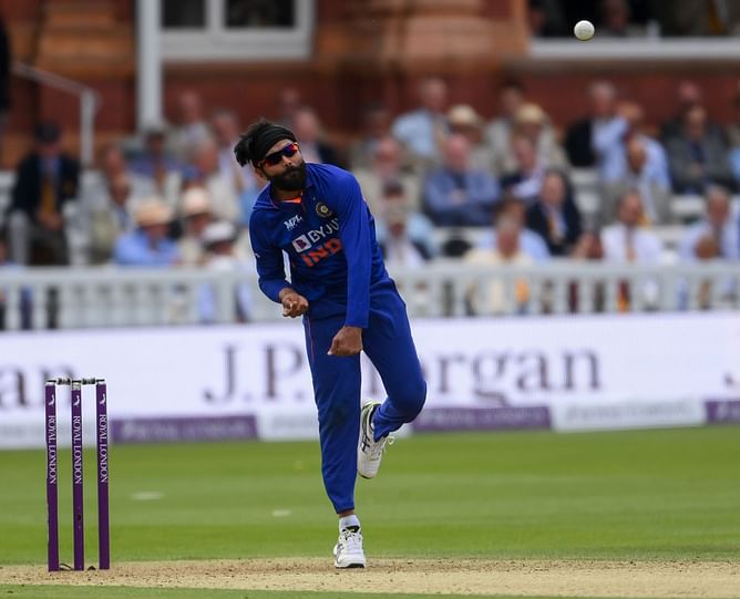 T20 World Cup 2022: "The mirror does not lie" - Aakash Chopra says Ravindra Jadeja will not give Team India too many wickets