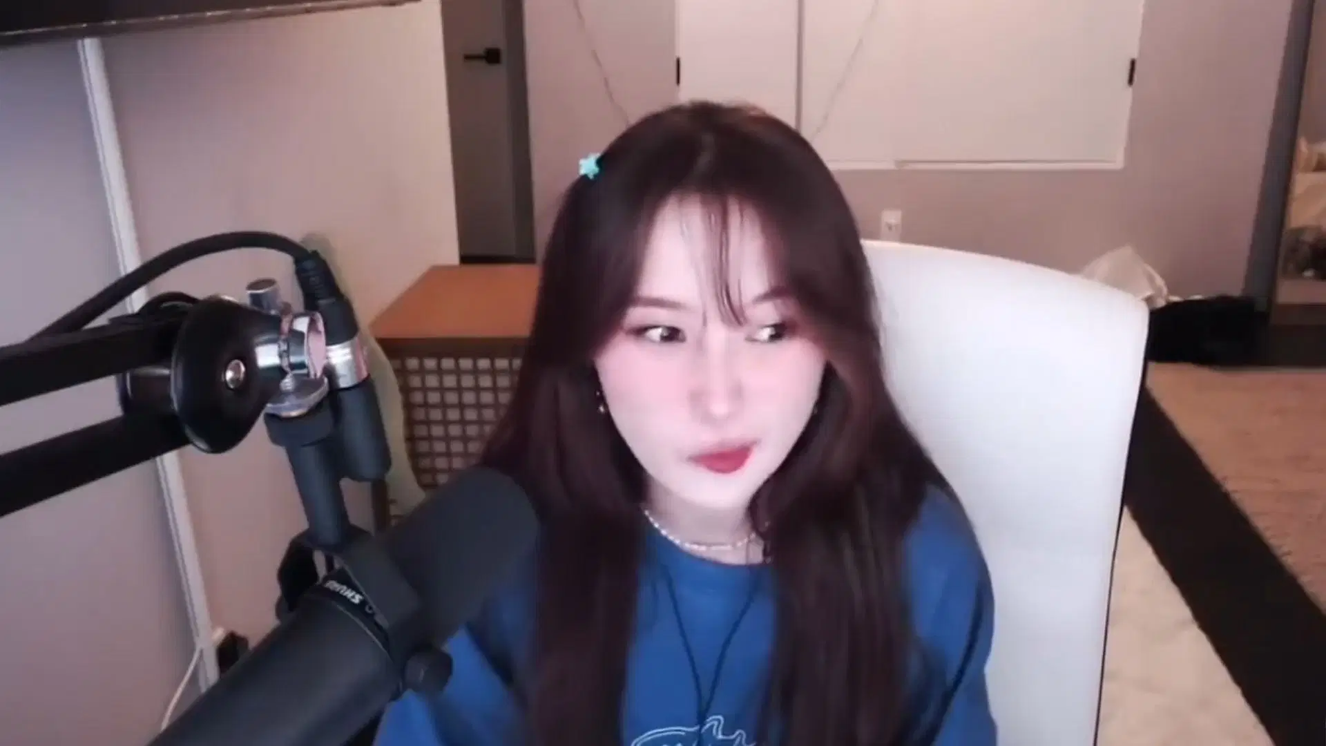 TinaKitten leaves 100 Thieves, explains reason behind her decision (Image via YouTube) 