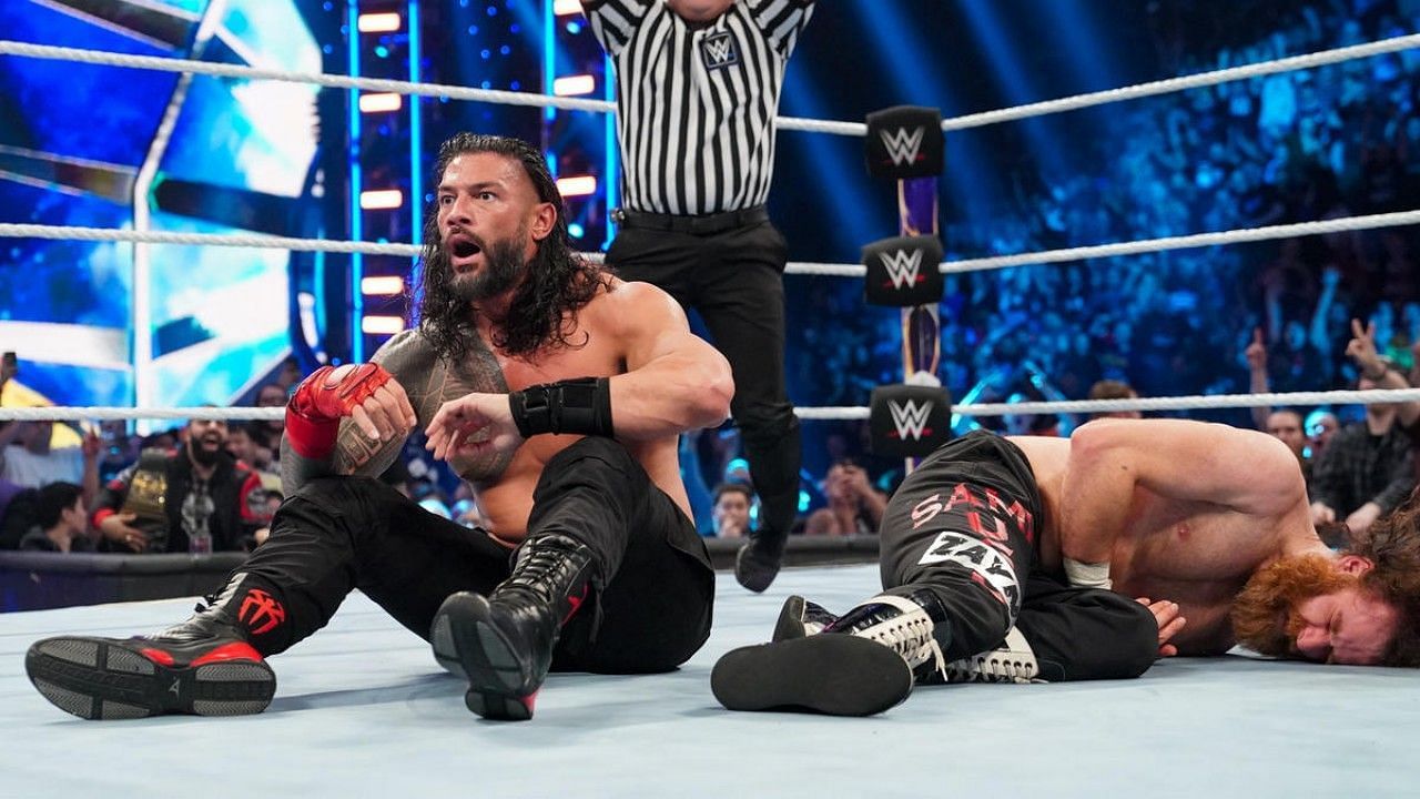 WWE सुपरस्टार्स रोमन रेंस और सैमी ज़ेन 