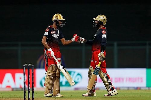 Shahbaz Ahmed and Dinesh Karthik played crucial knocks for RCB in IPL 2022. [P/C: iplt20.com]