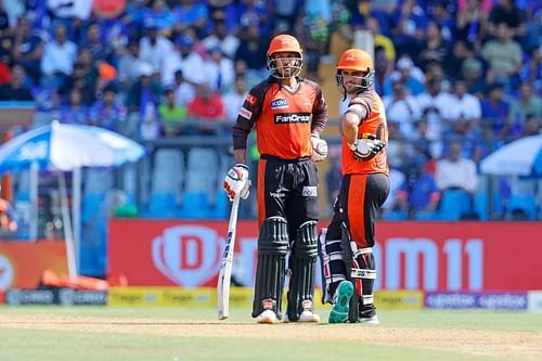 Mayank Agarwal and Vivrant Sharma carted the MI bowlers all around the park. [P/C: iplt20.com]