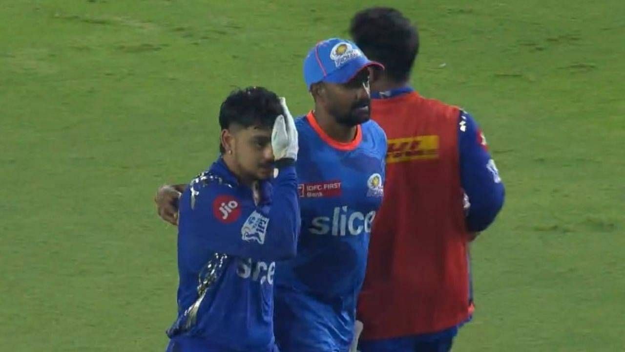 इशान किशन चोटिल होकर मैदान से बाहर जाते हुए 
