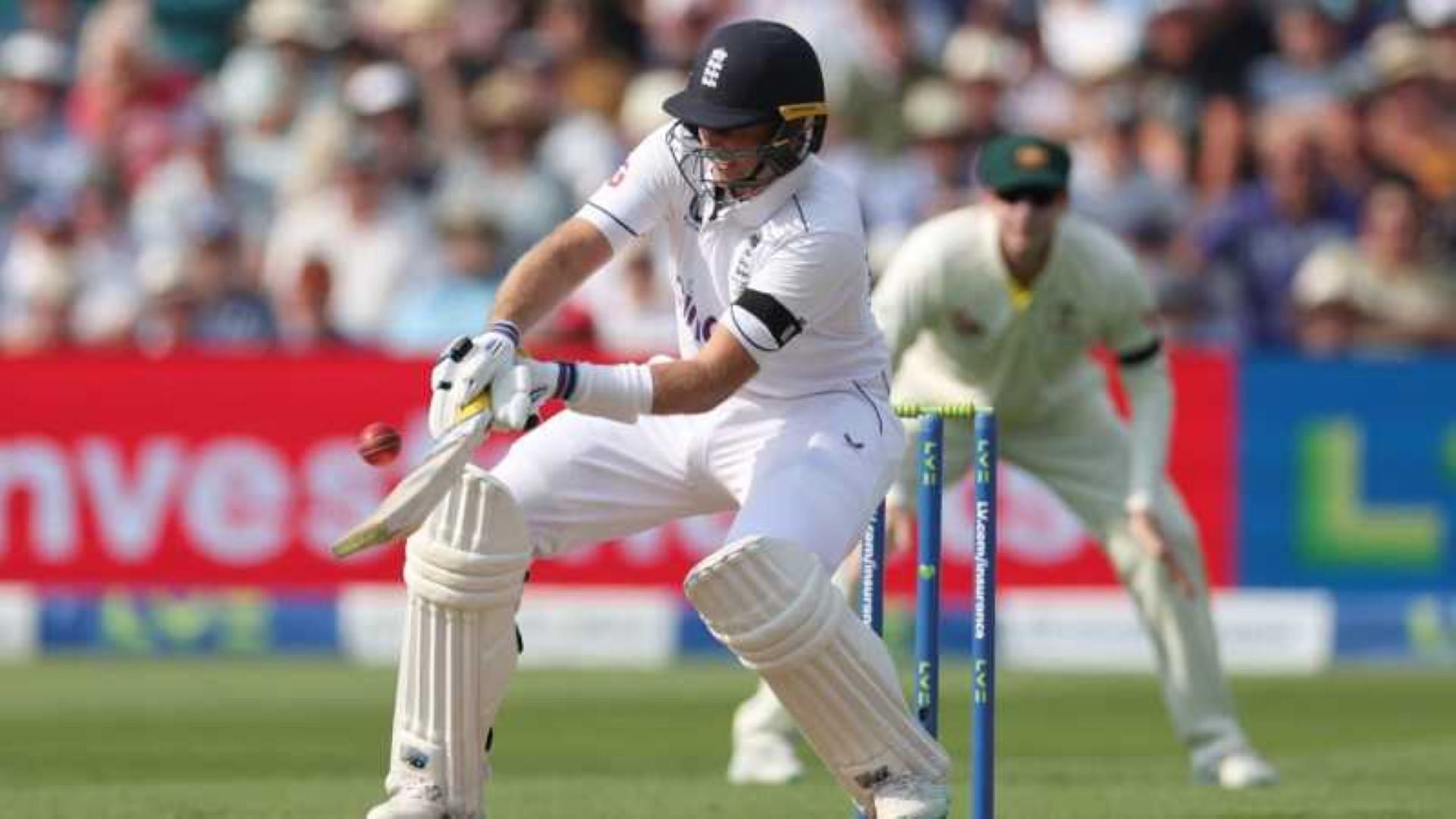 Joe Root pulled off a reverse scoop for six on Day 1 of the Ashes