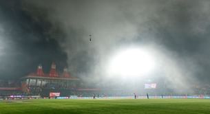 [Watch] Unprecedented scenes as fog interrupts play in IND vs NZ 2023 World Cup match