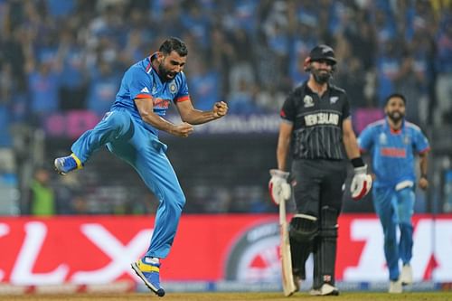Mohammed Shami's bursts kept India in the game