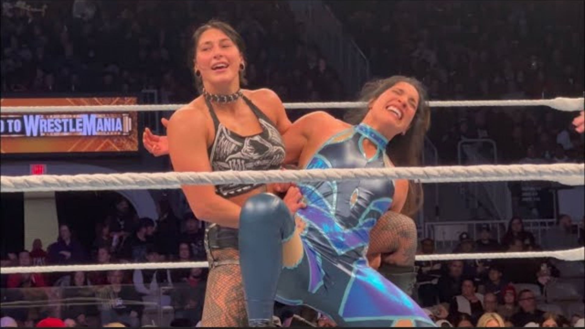rhea ripley raquel rodrigues smackdown off air match