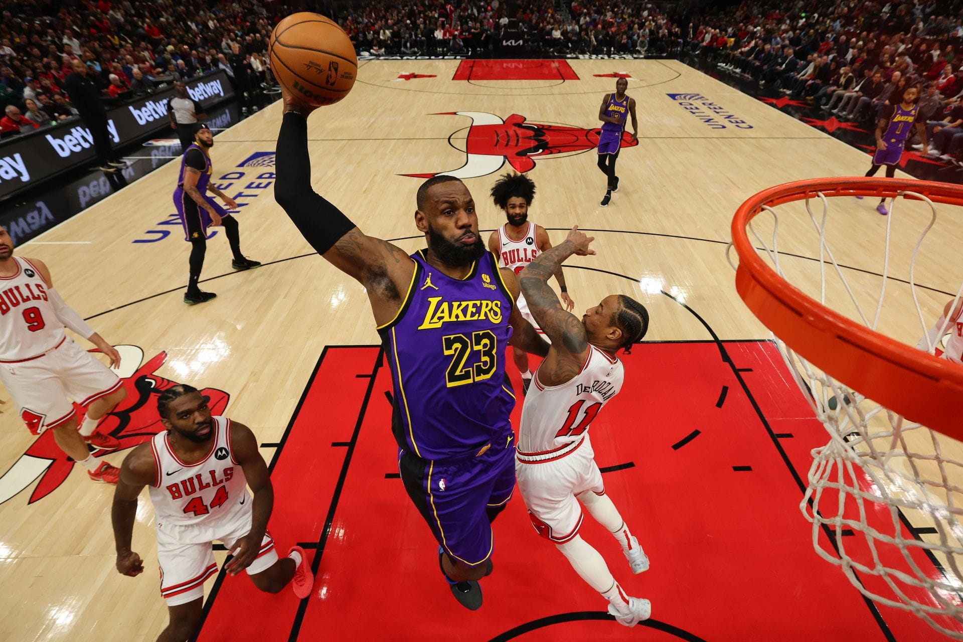 How to watch LA Lakers vs Chicago Bulls NBA basketball game tonight? TV