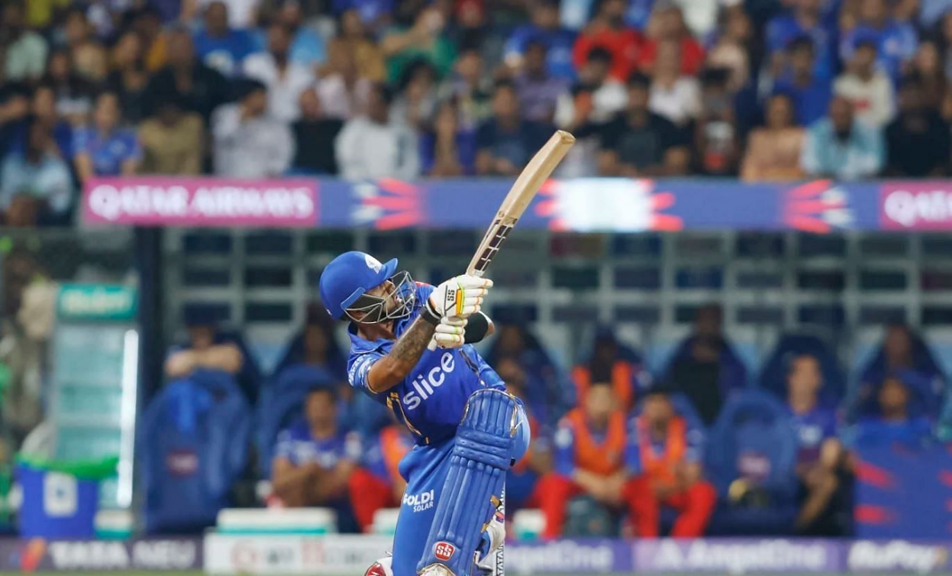 सूर्यकुमार यादव शॉट खेलते हुए (PC: IPL Website)