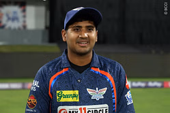 IPL 2024: Predicting 3 players who could pick up the most wickets in today's LSG vs DC match