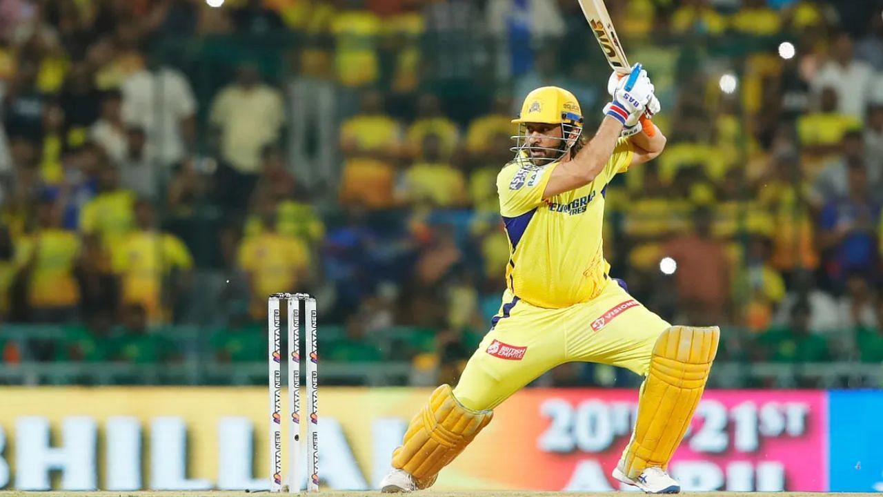 एमएस धोनी ने 9 गेंदों पर 3 चौके और 2 छक्कों की मदद से 28 रन बनाये (Photo Courtesy : IPL Website)
