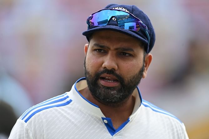 "Ye ladke, susth murge hai sab"- Rohit Sharma's hilarious remark on his stump mic comments