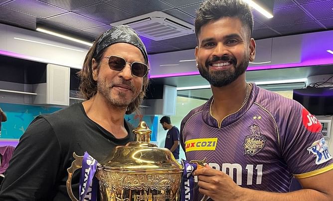 [Watch] Shreyas Iyer poses for pictures at Mumbai airport after KKR’s IPL 2024 win