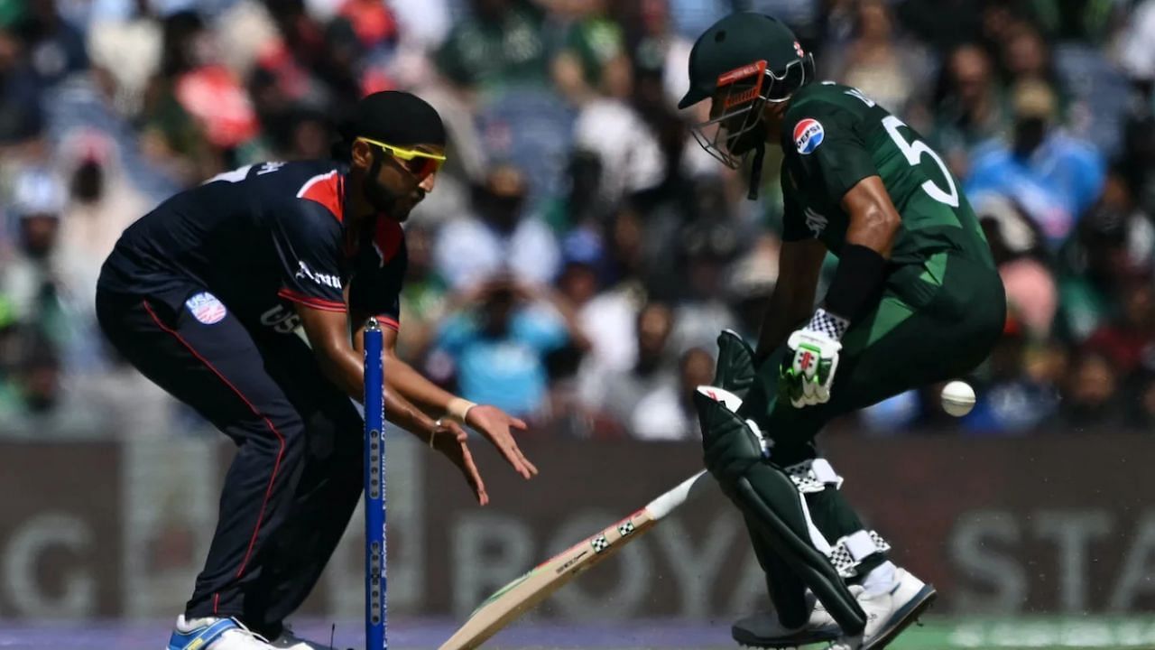 बाबर आज़म के नाम दर्ज हुआ शर्मनाक रिकॉर्ड (Photo: ICC)