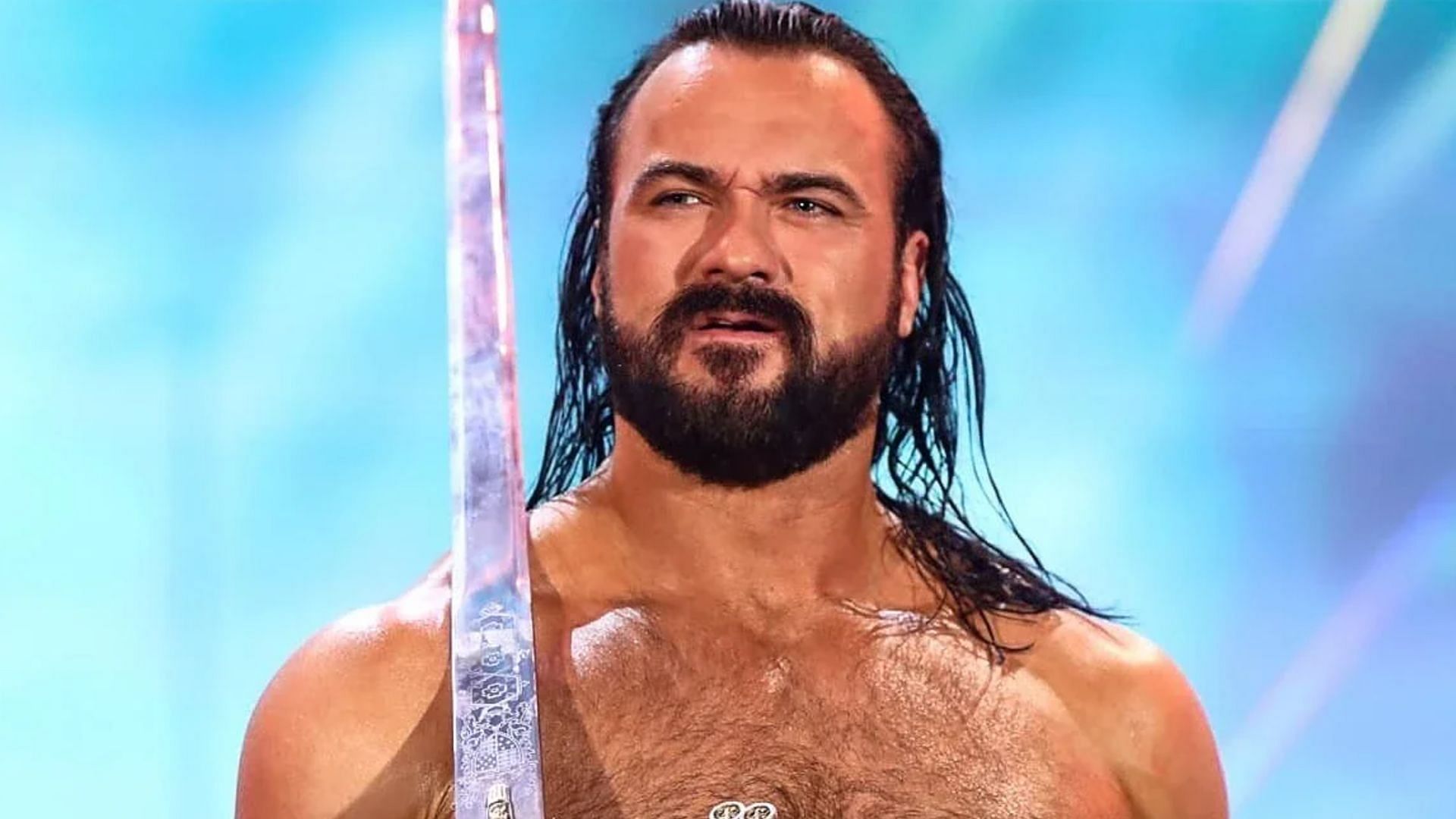 WWE Raw में ड्रू मैकइंटायर ने सभी को चौंका दिया था (Photo: WWE.com)