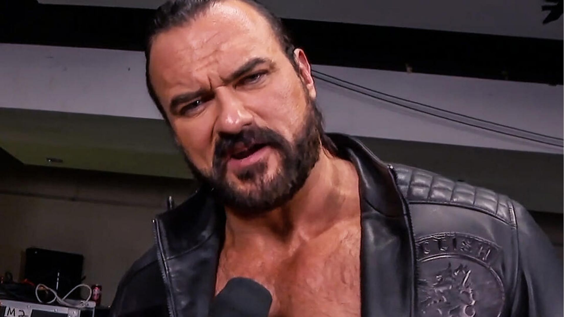 WWE Raw में ड्रू मैकइंटायर के ऐलान को सुनकर फैंस चौंक गए थे (Photo: WWE.com)