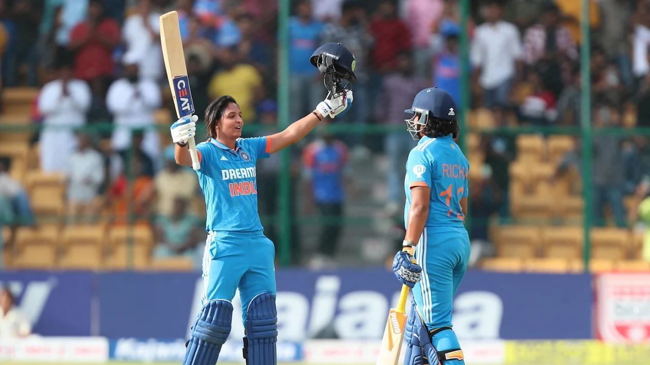 दक्षिण अफ्रीका को जीत के लिए 326 रन का टारगेट मिला है (PC: BCCI)