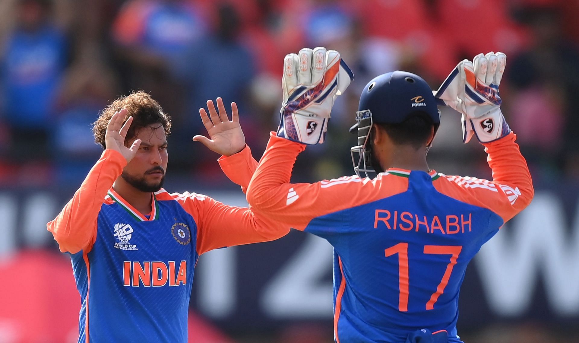 Kuldeep Yadav (left) and Rishabh Pant (Image Credits: Getty Images)