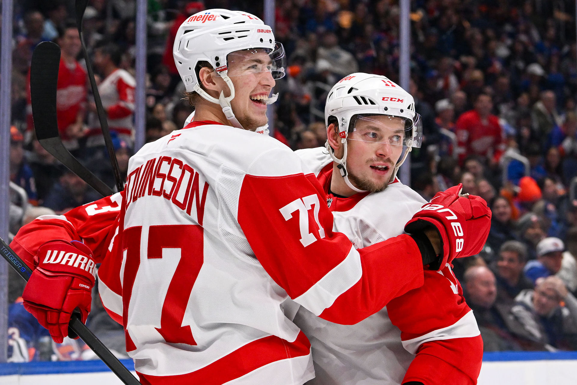 NHL: Detroit Red Wings at New York Islanders - Source: Imagn