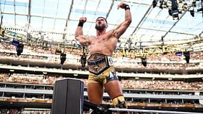 WWE स्टार ने लिया भारतीय स्नैक्स का जायका, काजू कतली-आलू भूजिया खाने के बाद क्या कहा?
