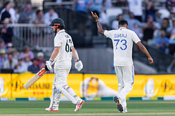 "Do mongrels simply purr, or do they bark, too?" - Indian legend calls out Mohammed Siraj's criticism ahead of BGT 2024-25 3rd Test
