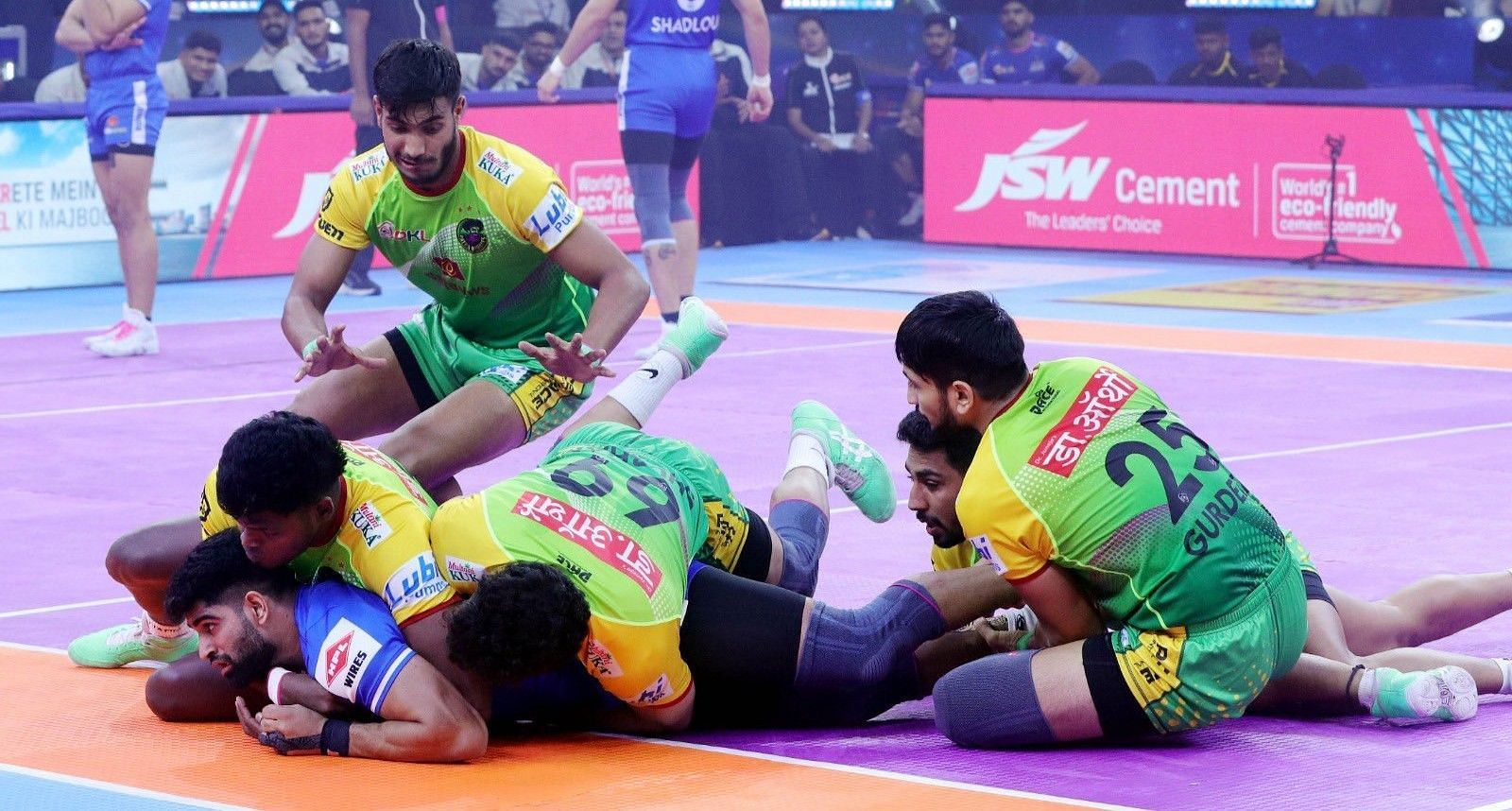 पटना पाइरेट्स की टीम (Photo Credit -@PatnaPirates)