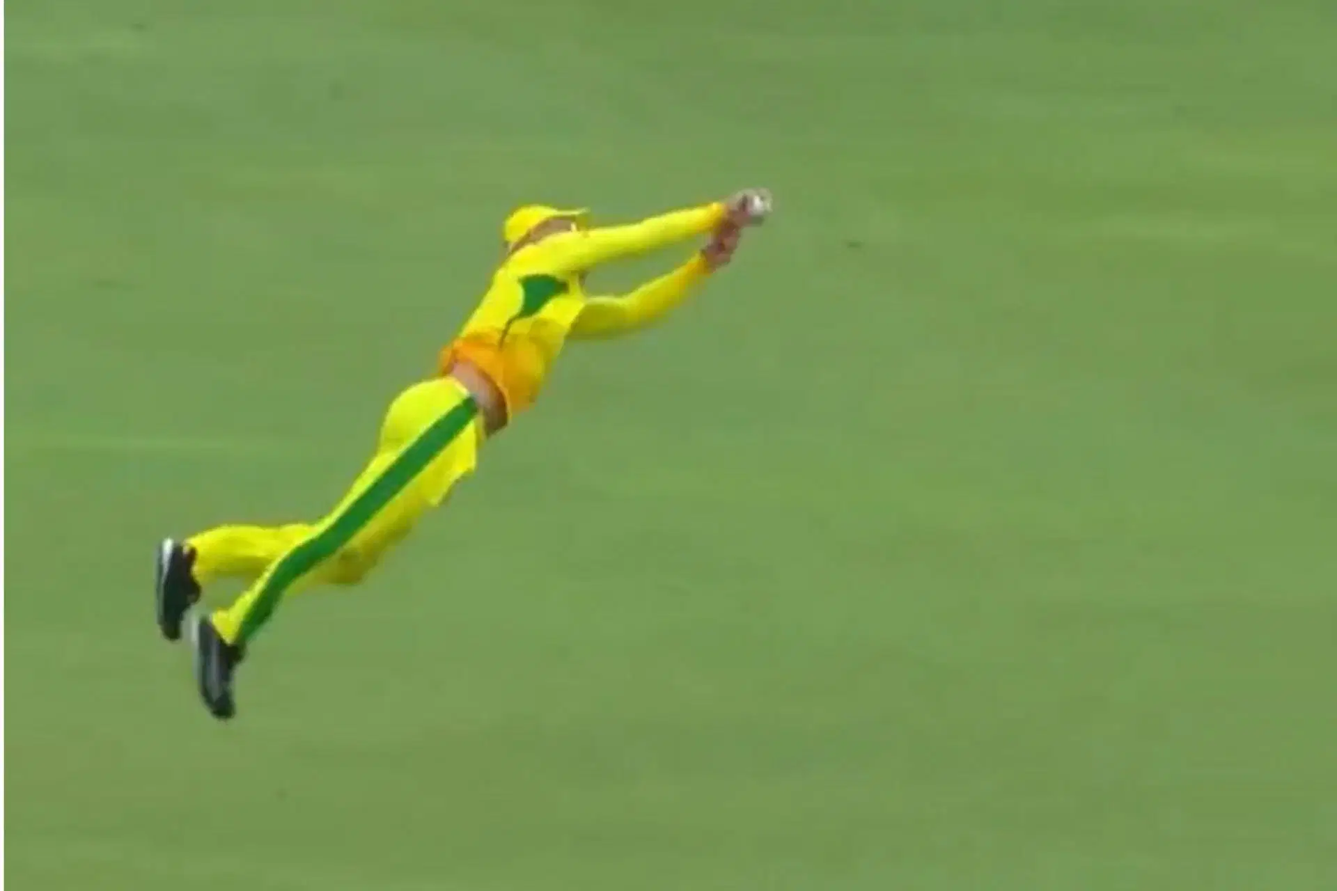 Faf du Plessis pulls off stunning catch to send David Bedingham packing in SA20 2025 (Image via X-@SA20_League)