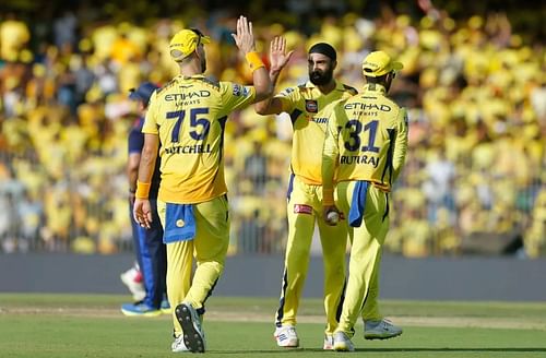 Simarjeet Singh shaking hands with Daryl Mitchell in CSK vs RR IPL 2024 match [Getty Images]