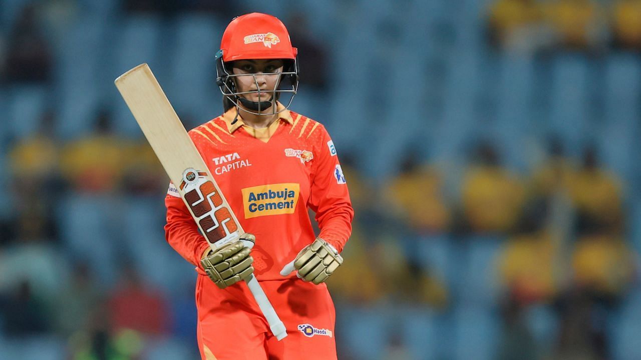 हरलीन देओल बल्लेबाजी के दौरान (Pc: Cricbuzz)