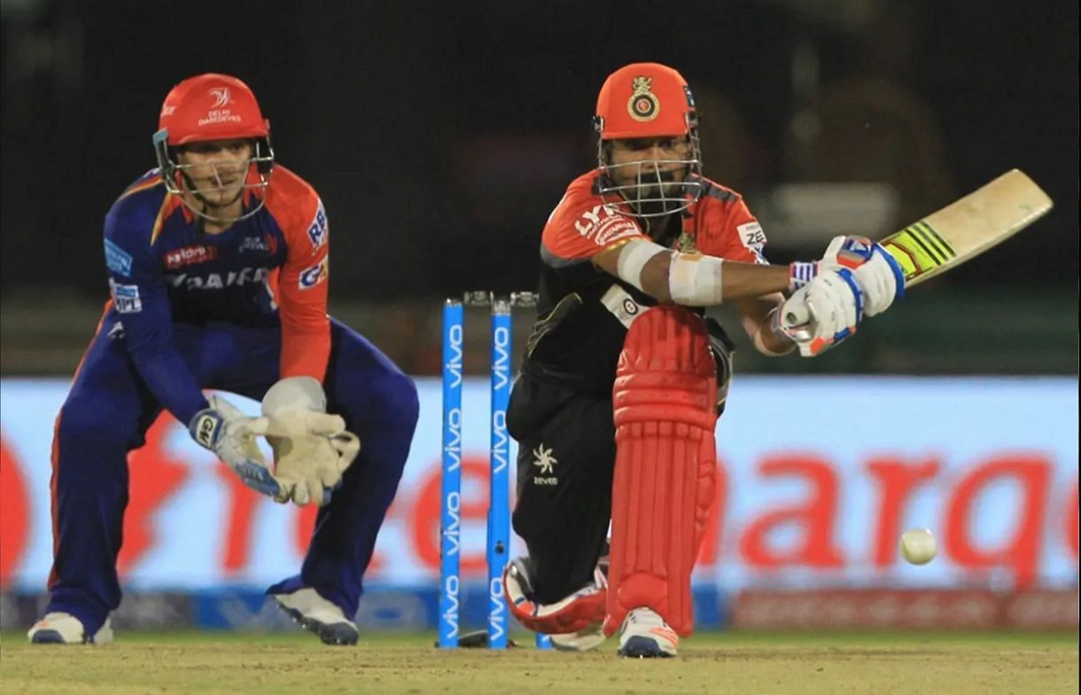 KL Rahul playing reverse sweep vs Delhi Daredevils - IPL 2016 [Getty Images]