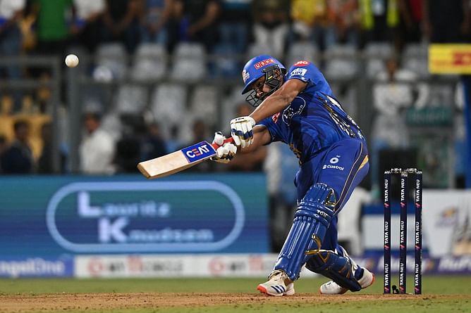 3 सलामी बल्लेबाज जिन्होंने IPL में अपनी पारी की पहली दो गेंदों पर जड़े छक्के, रोहित शर्मा की भी लिस्ट में शामिल